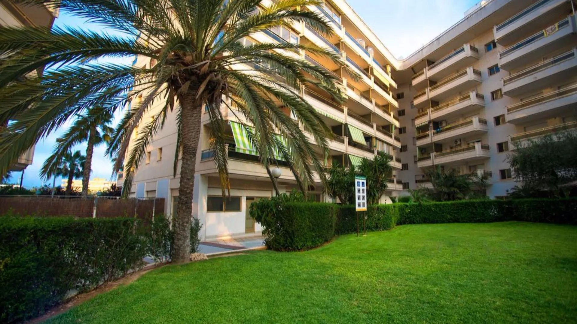 Ona Jardines Paraisol Salou Spanien