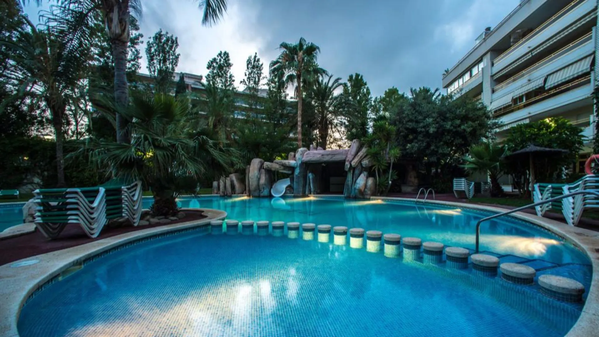 Ona Jardines Paraisol Salou 2*,