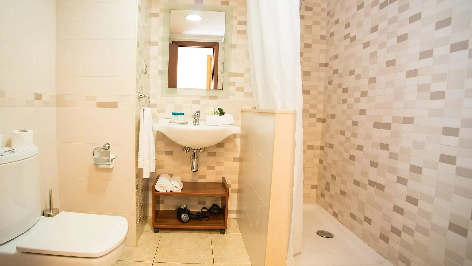 Ona Jardines Paraisol Salou 2*,